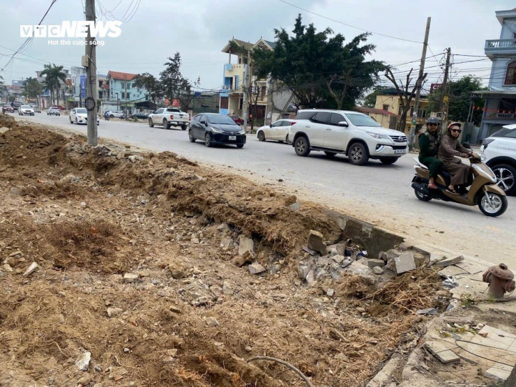 Dự án hơn 1000 tỷ đồng ở Thanh Hoá không rào chắn, người dân nơm nớp lo tai nạn - 10