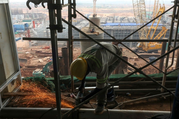 Cụ thể, gói thầu 4.6 - đường cất hạ cánh số 1, đường lăn, sân đỗ tàu bay (khu vực ga hàng hoá, chuyển phát nhanh) đã cơ bản hoàn thành và phục vụ chuyến bay ngày 19/12/2025.