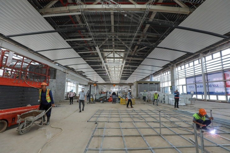 Gói thầu 4.12, hạng mục đường cất hạ cánh thứ 2 được khởi công ngày 30/5/2025 dự kiến hoàn thành trong tháng 6/2026. Hiện các nhà thầu đang thi công hạng mục nền, móng đường, thoát nước, lớp bê tông xi măng M150, M350.