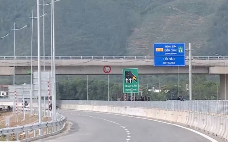 Tuyến cao tốc Nghi Sơn - Diễn Châu được chia thành 4 chặng thu phí.