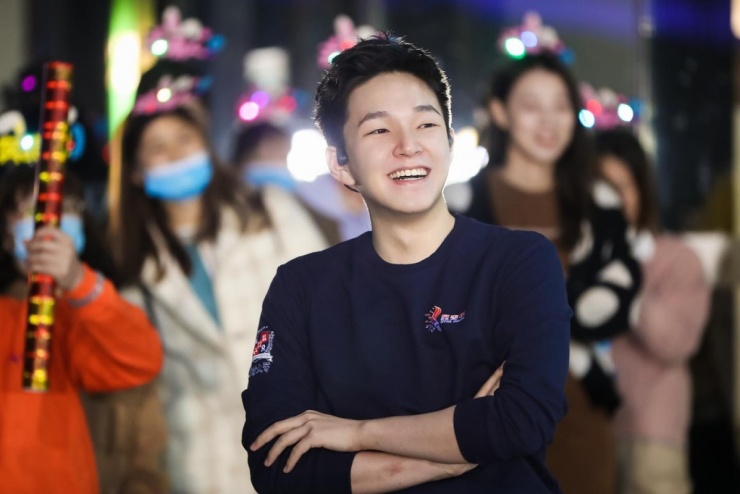 Vẻ điển trai của thiếu gia 9X thành tỷ phú sau một đêm - 2