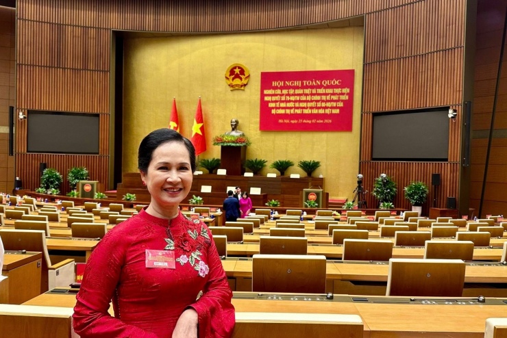 NSND Lan Hương đầu năm dự hội nghị toàn quốc về phát triển văn hóa Việt Nam.