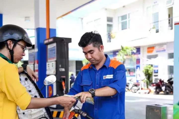 Giá xăng dầu đồng loạt tăng