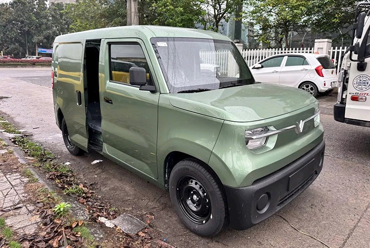 Xe tải điện VinFast EC Van có cửa lùa bên hông xuất hiện tại Việt Nam