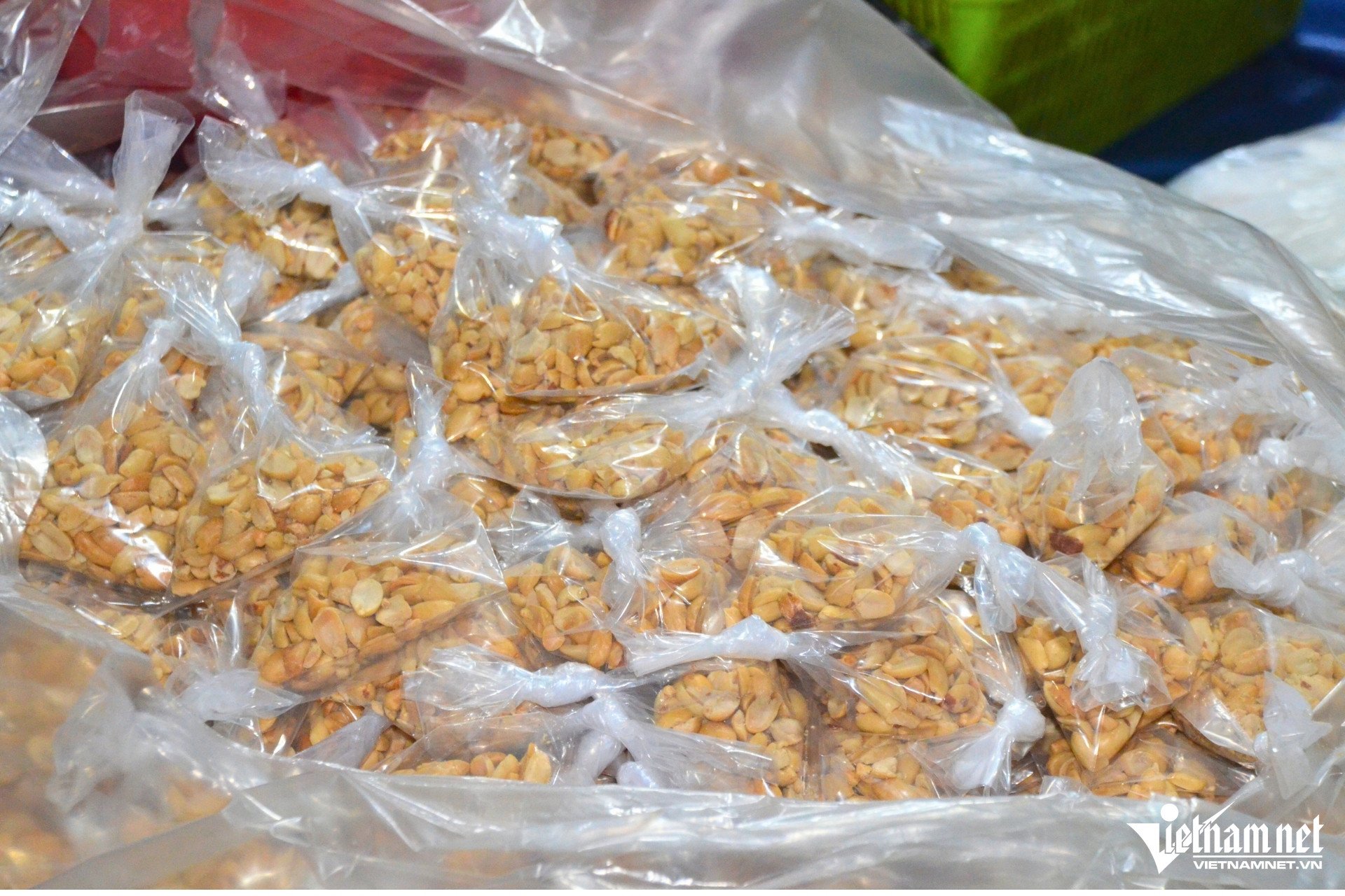 Xuyên đêm nướng nghìn con cá lóc, kịp giờ đẹp cúng vía Thần Tài - 5
