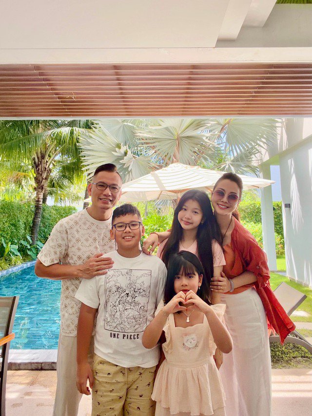 Con gái Hoa hậu Jennifer Phạm thừa hưởng nét đẹp của cả bố lẫn mẹ - 3