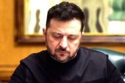 Tổng thống Ukraine nói gì khi điện đàm với ông Donald Trump?