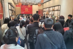 Giá vàng hôm nay 26/2 mới nhất: Quay đầu giảm mạnh, cảnh tượng trái ngược ở phố vàng Hà Nội