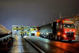 Tuyến cao tốc Phan Thiết - Dầu Giây tê liệt vì 3 vụ tai nạn liên tiếp