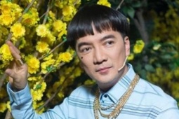 Đàm Vĩnh Hưng đeo đầy vàng, Khánh Vân khóc vì được chồng hơn 17 tuổi cưng chiều