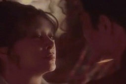 'Võ Tắc Thiên' Lưu Hiểu Khánh gây sốc khi hôn bạn diễn kém 30 tuổi