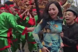 MC Mỹ Vân thoát chết ở lễ hội