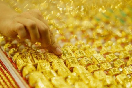 Chốt giá vàng hôm nay ngày 26/2 giảm rất mạnh trong vía Thần Tài