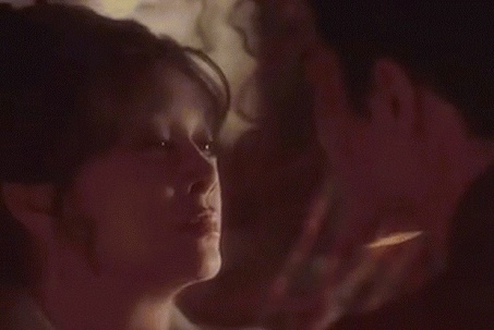 'Võ Tắc Thiên' Lưu Hiểu Khánh gây sốc khi hôn bạn diễn kém 30 tuổi