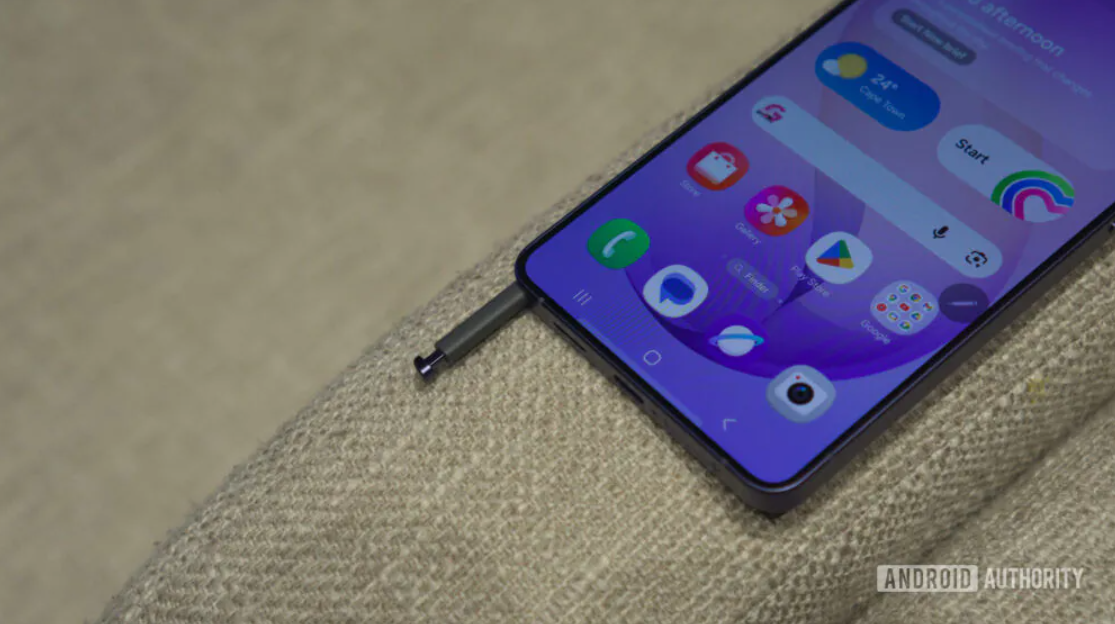 Galaxy S26 Ultra và bút S Pen.