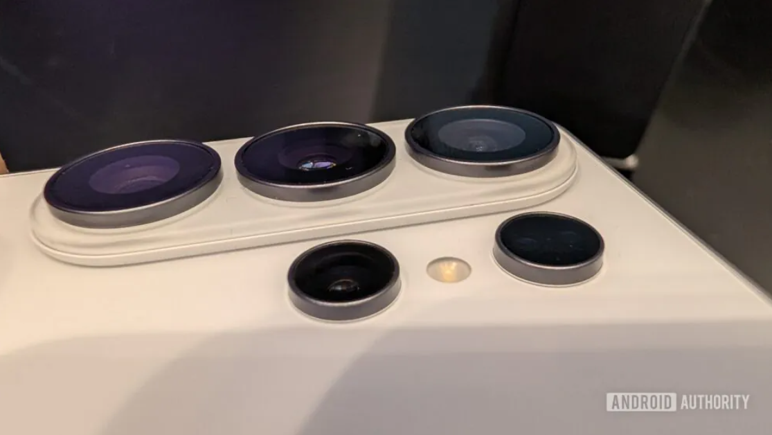 Cận cảnh camera của&nbsp;Galaxy S26 Ultra.