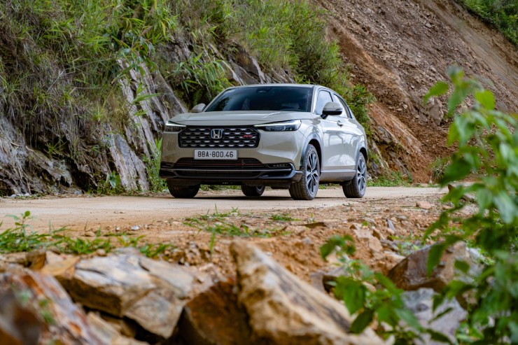 Dòng xe HR-V e: HEV RS chính thức có giá bán mới, giảm 34 triệu đồng - 4