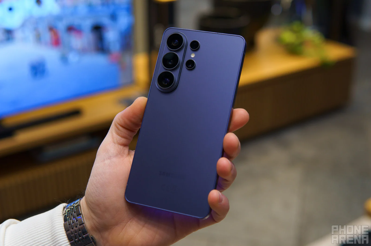 HOT: Trên tay Galaxy S26 Ultra cao cấp nhất, giá từ 36,99 triệu đồng - 4