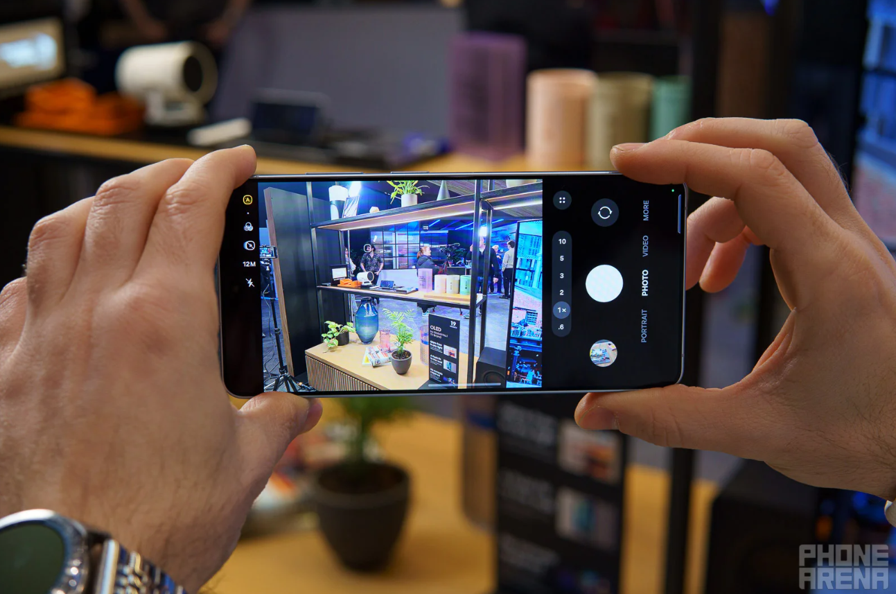 HOT: Trên tay Galaxy S26 Ultra cao cấp nhất, giá từ 36,99 triệu đồng - 7