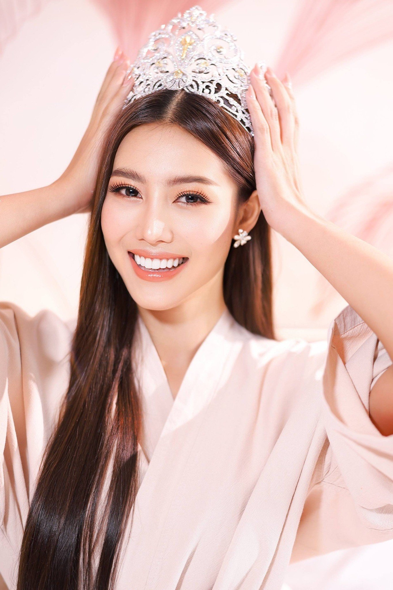 Ngắm nhan sắc dịu dàng, "đẹp không góc chết" của tân Hoa hậu Thái Lan 2026 - 3