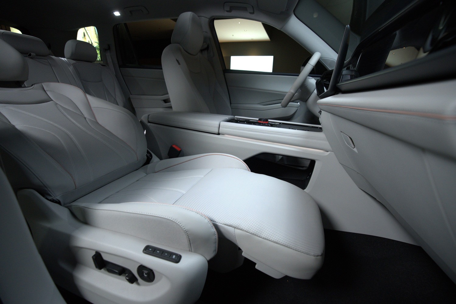 Volkswagen bổ sung thêm hai sản phẩm SUV mới tại Việt Nam - 7