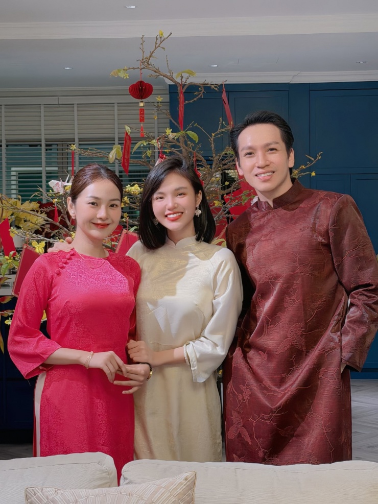 Ảnh sao 27/2: Siêu mẫu Ngọc Thạch khoe nhan sắc tuổi 35 - 7