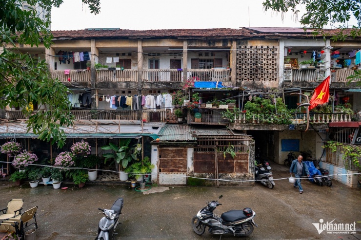 Cận cảnh khu tập thể 3 tầng 'cứ mưa là dột' sắp xây chung cư 34 tầng ở Hà Nội - 2