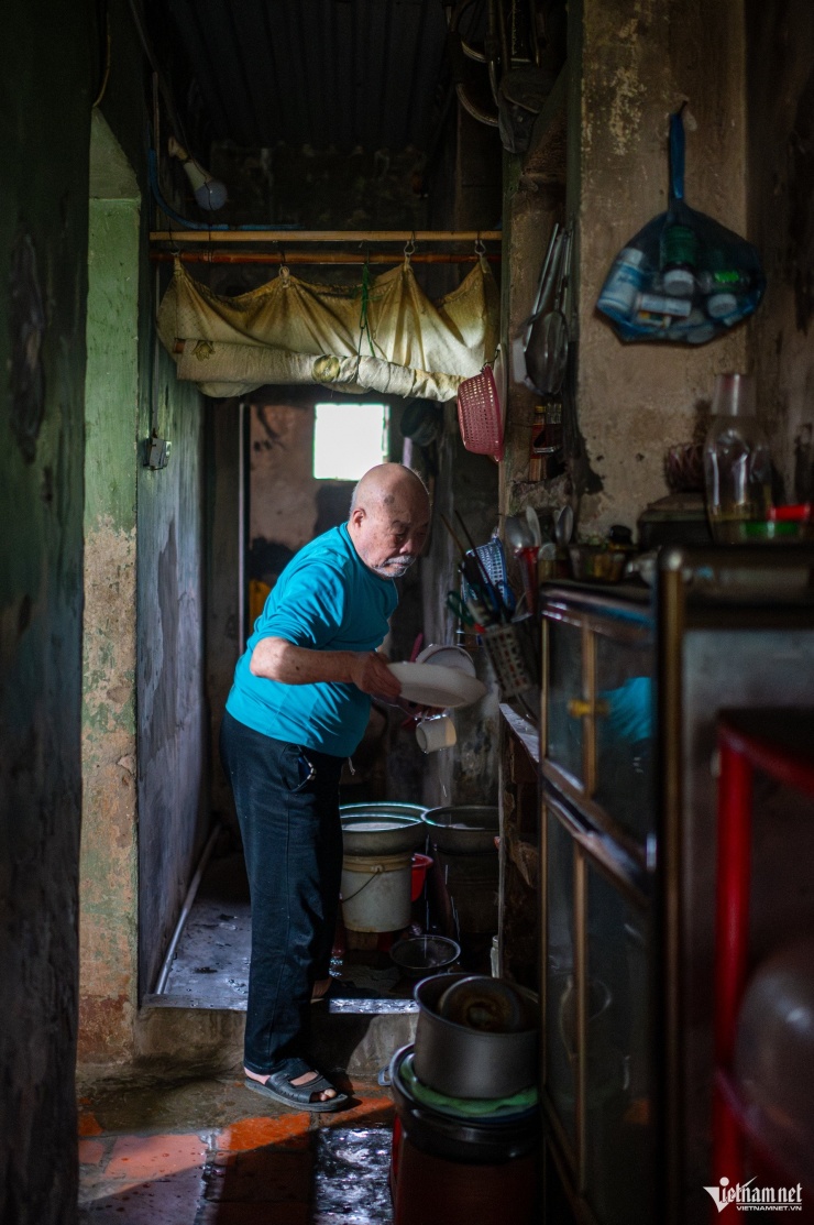 Cận cảnh khu tập thể 3 tầng 'cứ mưa là dột' sắp xây chung cư 34 tầng ở Hà Nội - 13