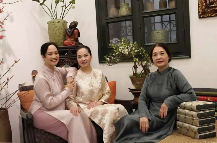 Ba chị em Lê Khanh, Lê Vi, Lê Vân (từ trái sang) ở thời điểm hiện tại. (Ảnh: FBNV)