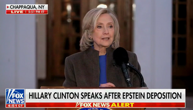 Bà Hillary Clinton phát biểu sau phiên điều trần. Ảnh: Fox News