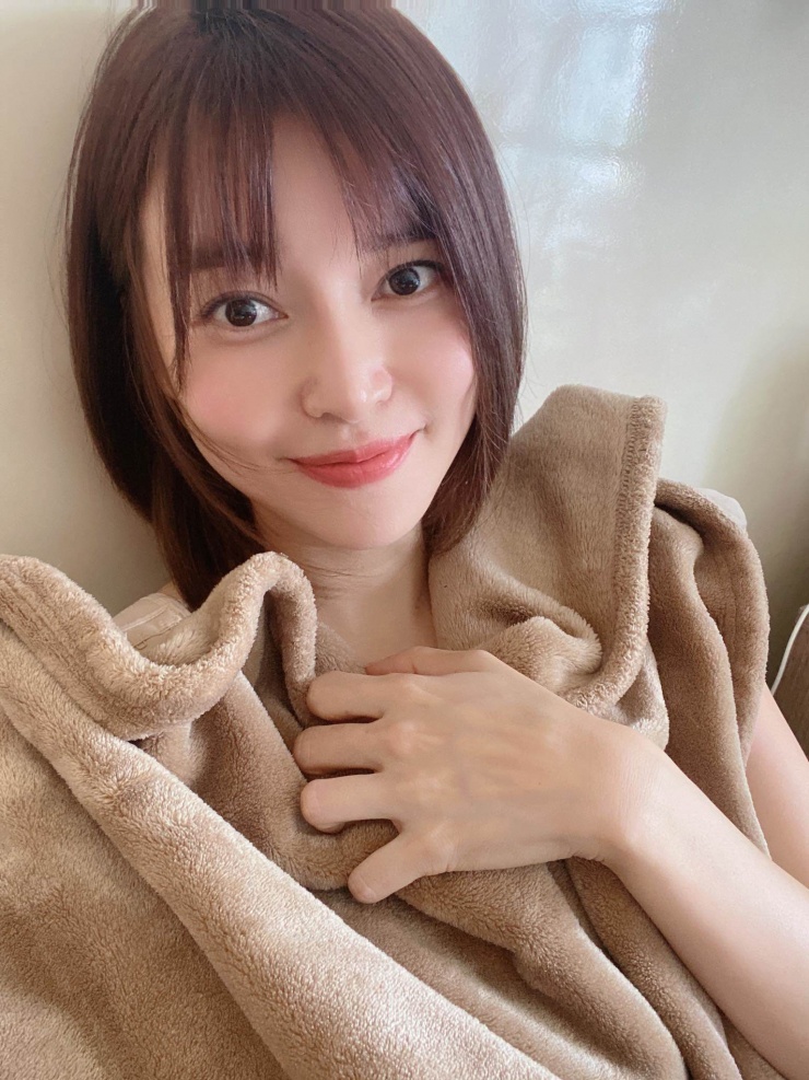 Cao Thái Hà nhập viện vì suy nhược cơ thể. Ảnh: FBNV