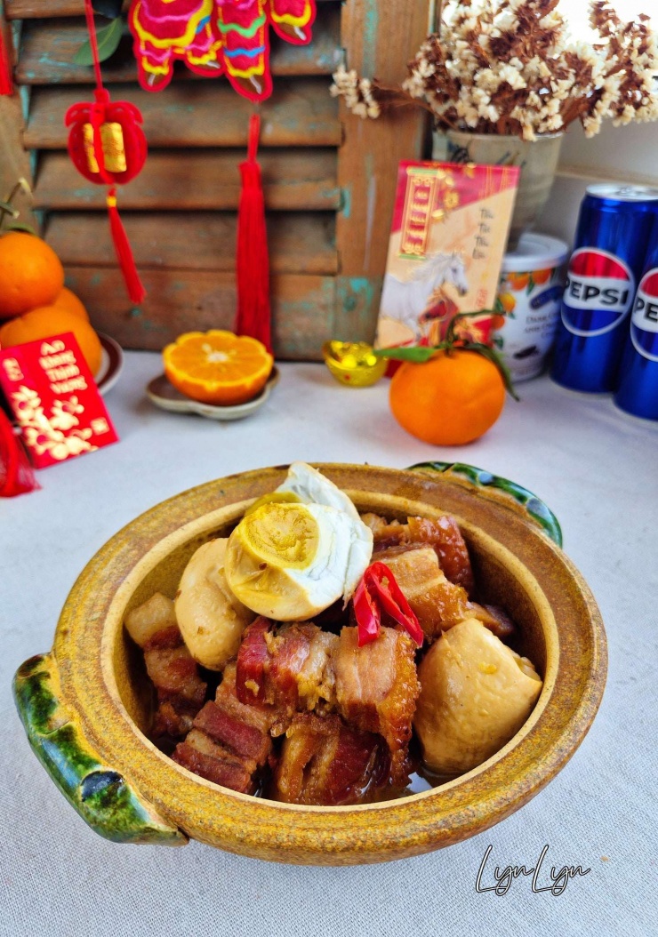 Cũng là kho thịt với trứng nhưng cách làm này lạ lắm, món mặn béo bùi, thơm phức mà đưa cơm bất ngờ - 2