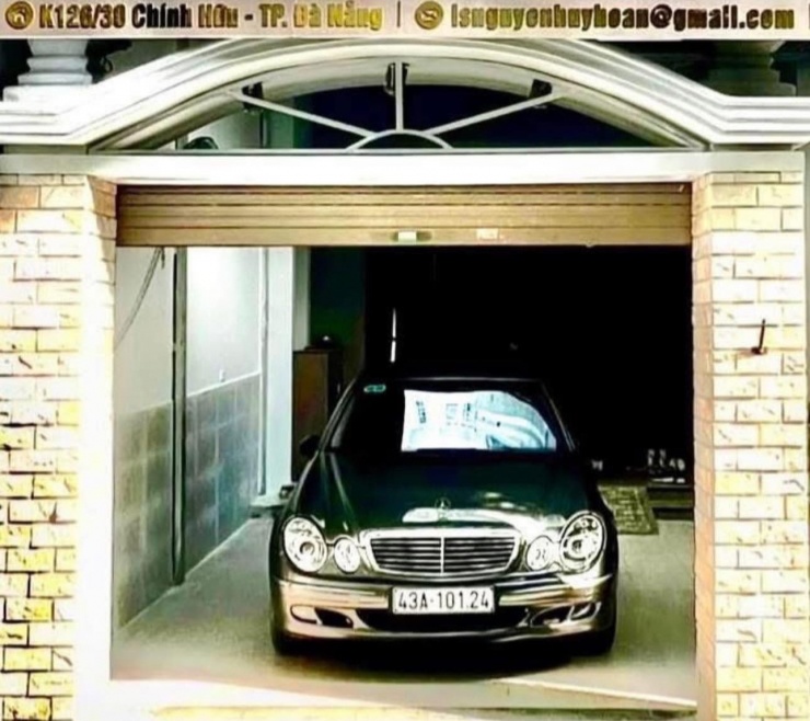 Mercedes-Benz E 200 biển kiểm soát 43A-101.24 của gia đình chị D.K. Ảnh: NVCC