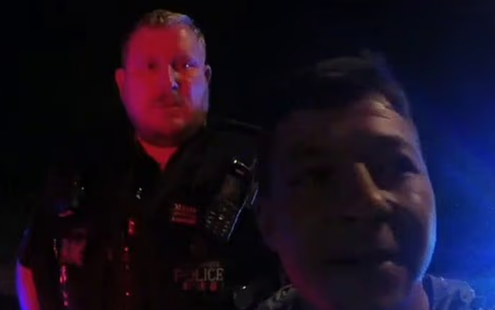 Nam tài xế liều lĩnh quay đầu, chạy ngược chiều để trốn phí cao tốc - 3