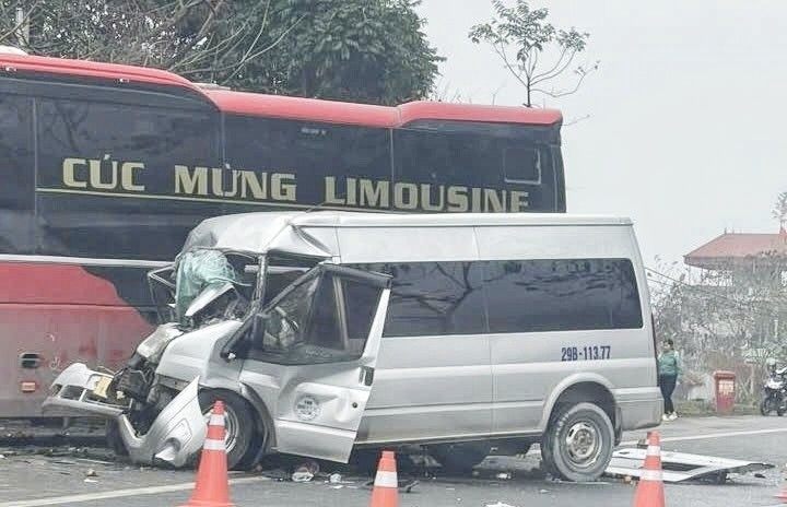 Hiện trường vụ tai nạn khiến 6 người thương vong.