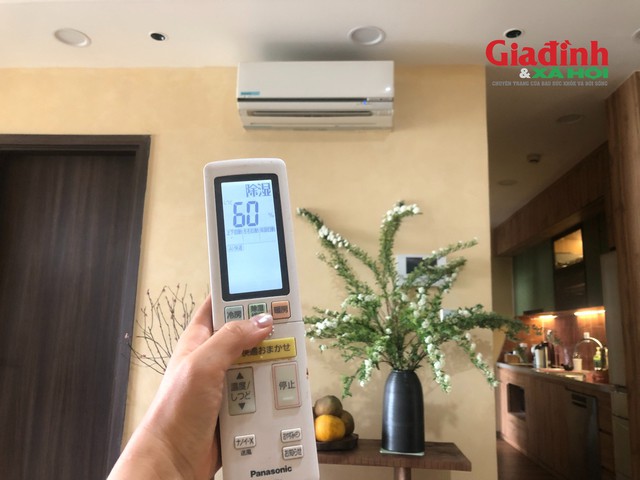 Sử dụng các thiết bị như máy hút ẩm, điều hòa chế độ khô trong những ngày nồm ẩm là một trong những nguyên ngân khiến hóa đơn tiền điện tháng 2 của nhiều hộ gia đình tăng mạnh.