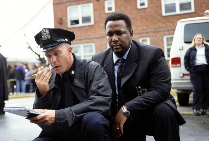 Bobby J. Brown (trái) đóng vai chính trong phim 'The Wire'.