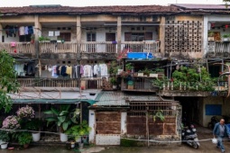 Cận cảnh khu tập thể 3 tầng 'cứ mưa là dột' sắp xây chung cư 34 tầng ở Hà Nội
