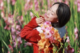 Đồng lay ơn nở muộn trở thành điểm check-in hot 'không ngờ'