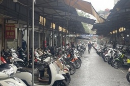 Chợ xe máy cũ Chùa Hà đìu hiu đầu năm: Hàng trăm xe xếp kín, vắng bóng khách mua