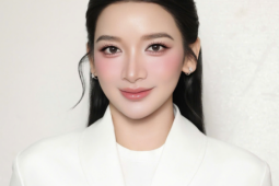 Á hậu quê Gia Lai gây chú ý khi cả gia đình đều là bác sĩ