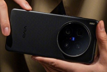 Vivo X300 Ultra gây chấn động với camera Sony 200MP đầu tiên thế giới