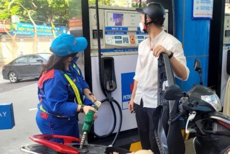 Diễn biến khó lường, giá dầu thế giới biến động tăng, Bộ Công Thương ra chỉ đạo khẩn