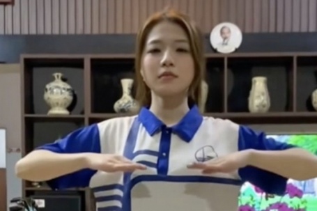 Sinh viên 'gây sốt mạng' với bài tập thể dục dịp Tết