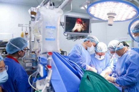 Ngày Thầy thuốc Việt Nam 27/2: Tài hoa bác sĩ Việt chinh phục bệnh nhân nước ngoài