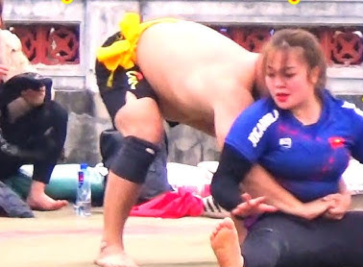 Anh Thư vật với nam giới, hình ảnh đã trở nên quen thuộc