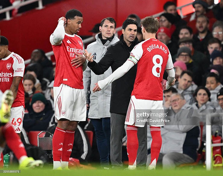 Arsenal của HLV Arteta được đánh giá là ứng viên số 1 ở cả Ngoại hạng Anh lẫn Champions League