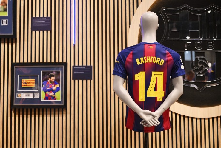 Barcelona tăng trưởng doanh thu bán áo đấu và hàng hóa