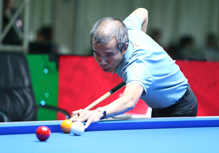 Trần Quyết Chiến thi đấu áp đảo đối thủ