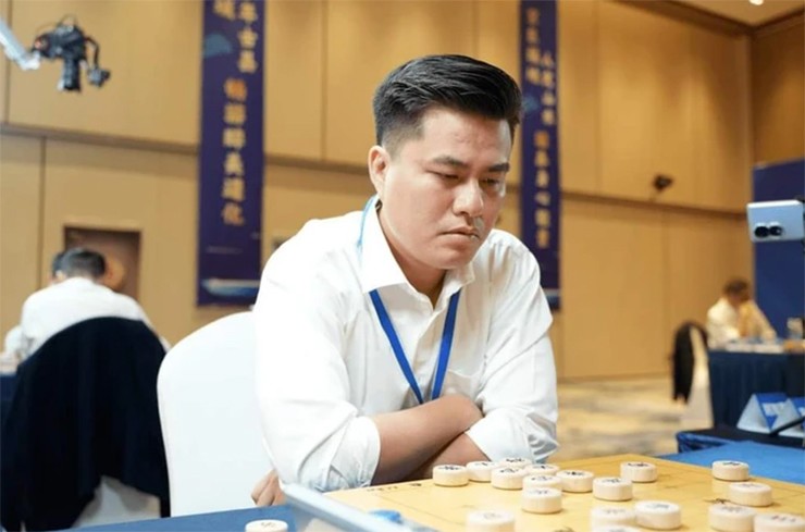 Lại Lý Huynh bất bại dù rơi vào bảng đấu khó khăn